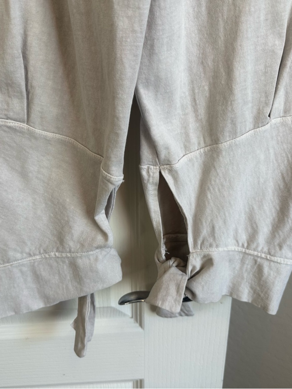 Free People Beach Stunner Pants. Size: Large - Picture 4 of 16